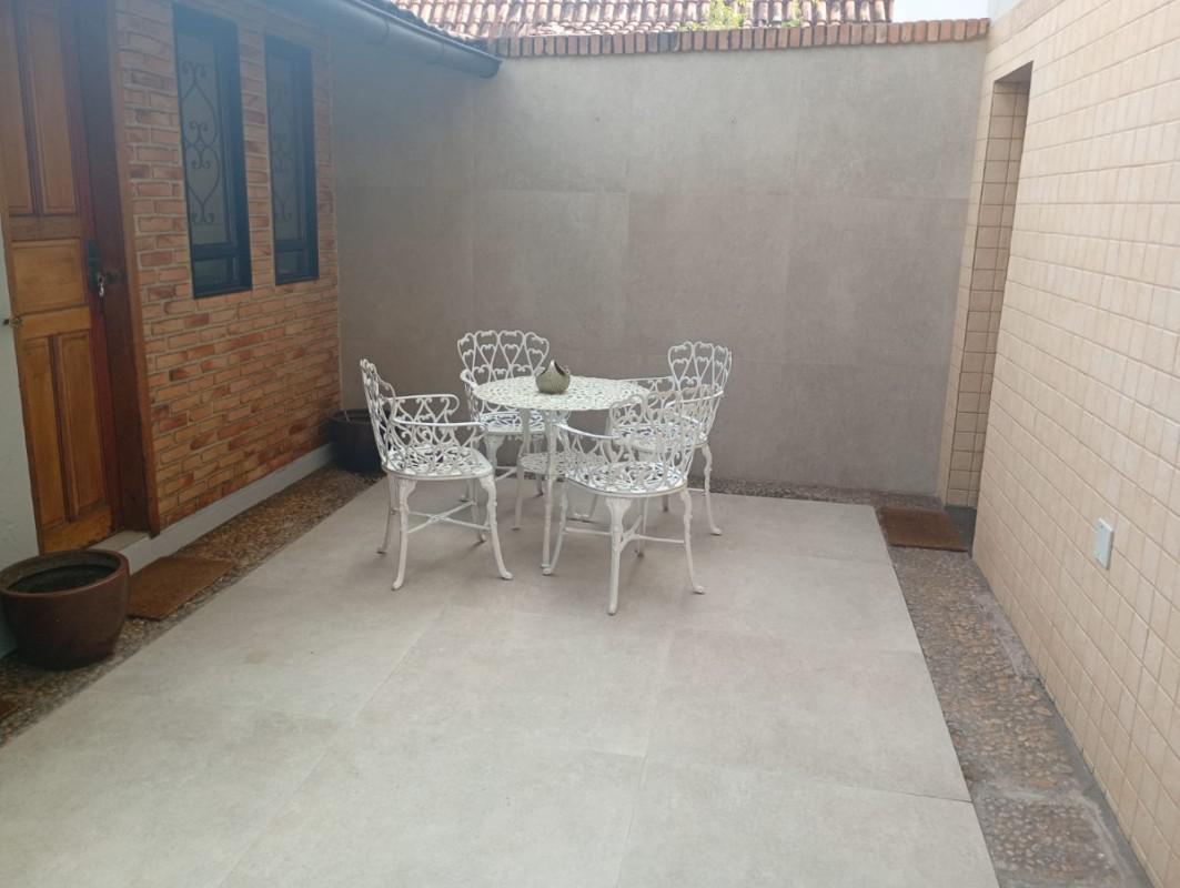 Casa, Barroca, 4 Quartos, 2 Vagas, 2 Suítes