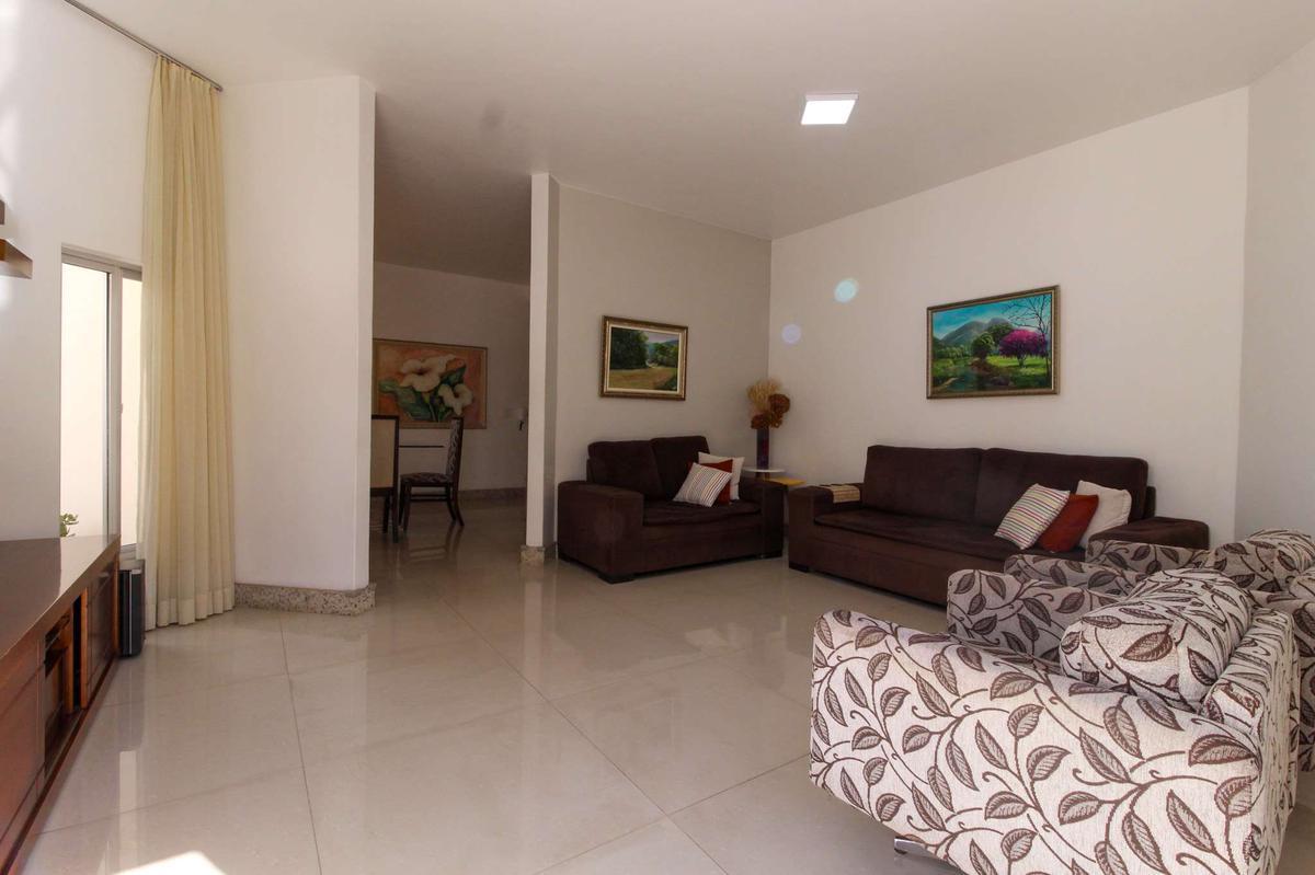 Casa, Dona Clara, 3 Quartos, 4 Vagas, 1 Suíte