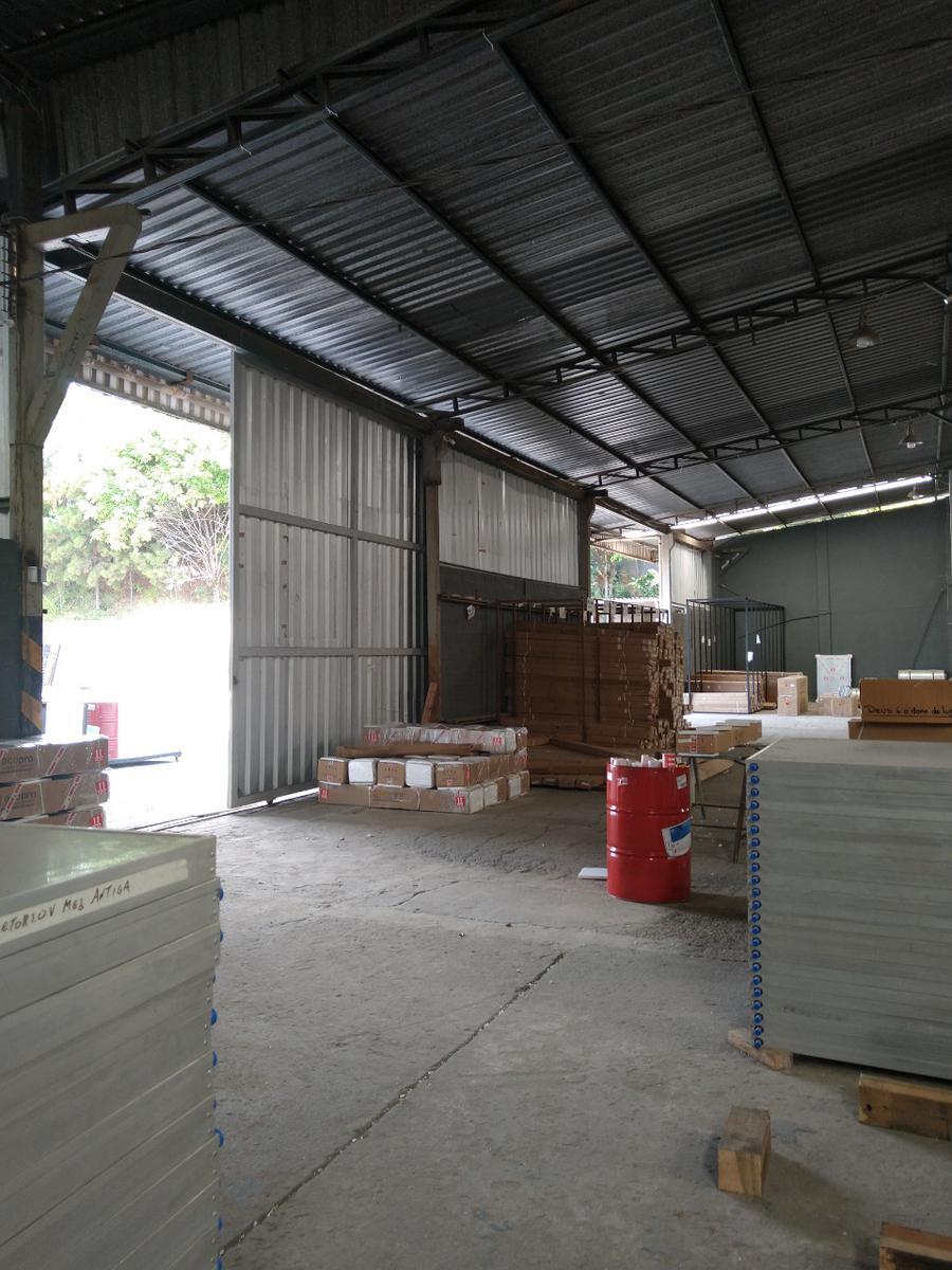 Lote, Cincão, 1 Quarto, 20 Vagas