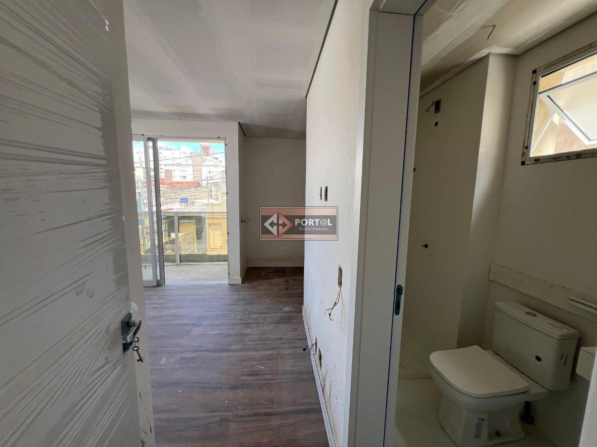 Apartamento, Sagrada Família, 2 Quartos, 2 Vagas, 1 Suíte