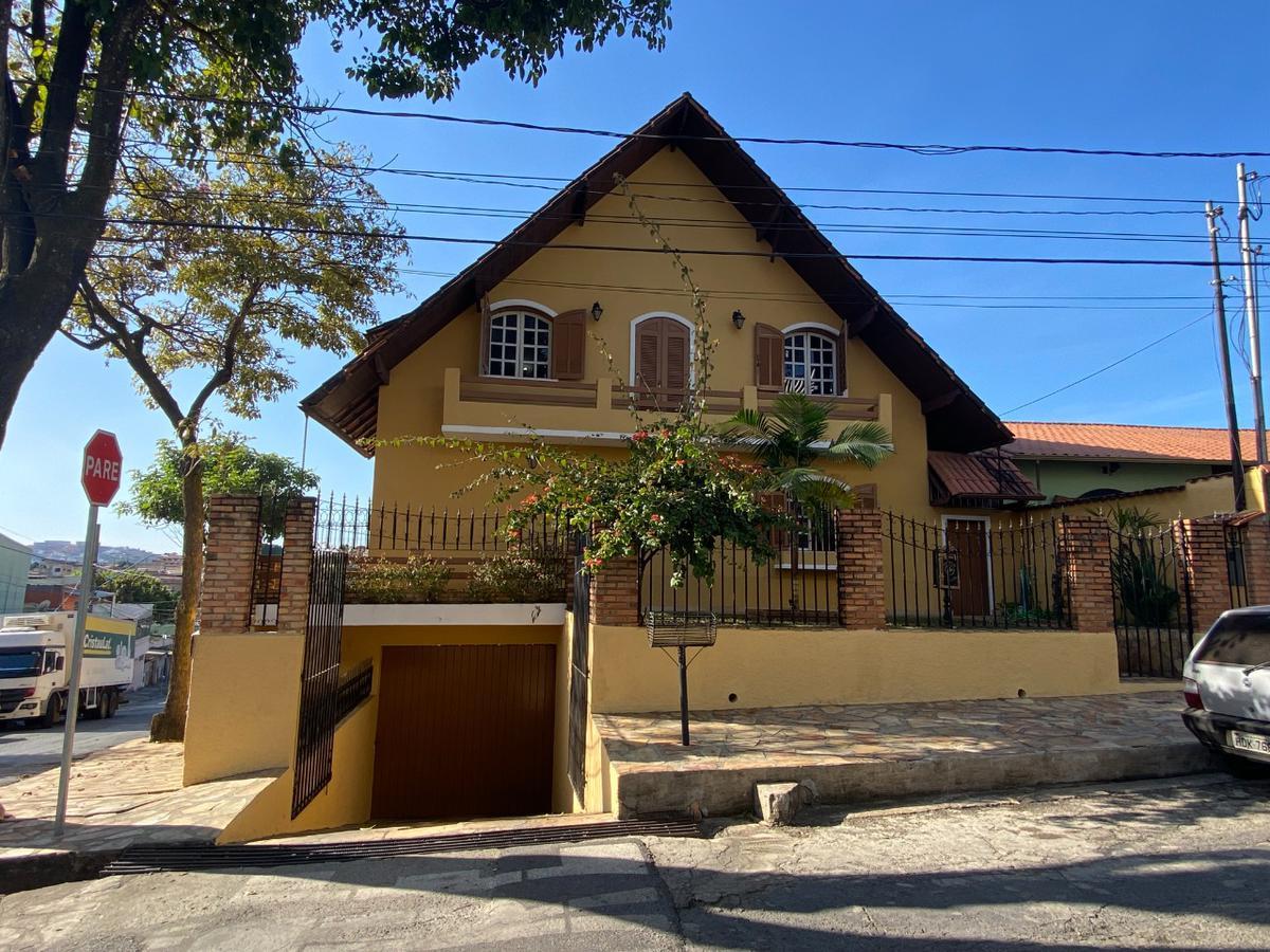 Casa, Vila Pérola, 4 Quartos, 5 Vagas, 1 Suíte