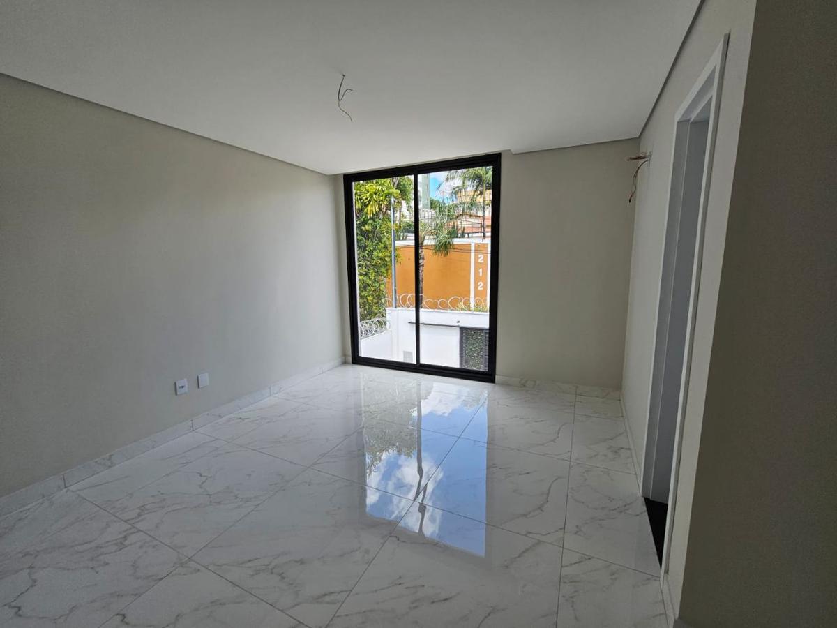 Casa, Santa Cruz, 3 Quartos, 4 Vagas, 1 Suíte