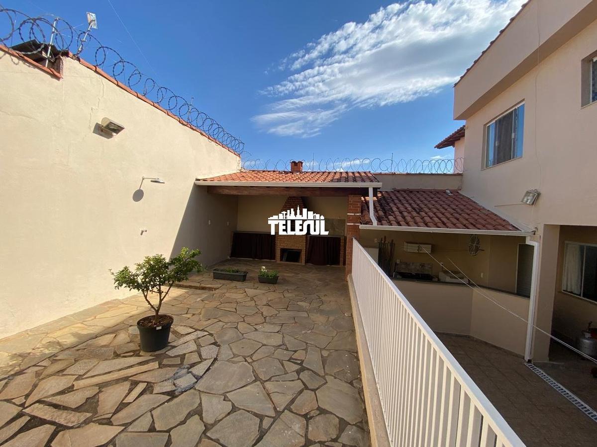 Casa, Pinheiros, 4 Quartos, 3 Vagas, 1 Suíte