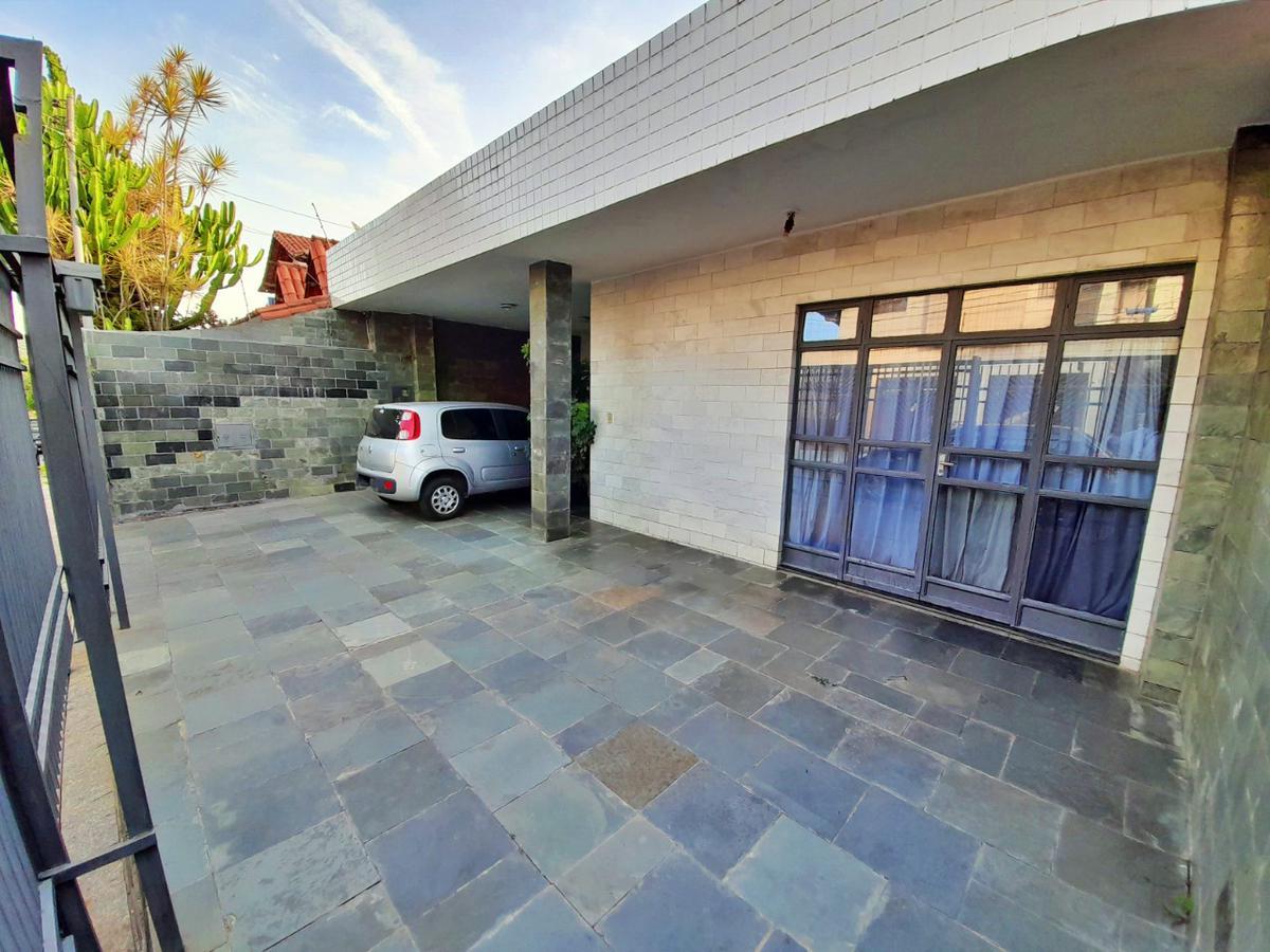 Casa, Caiçaras, 4 Quartos, 5 Vagas, 1 Suíte