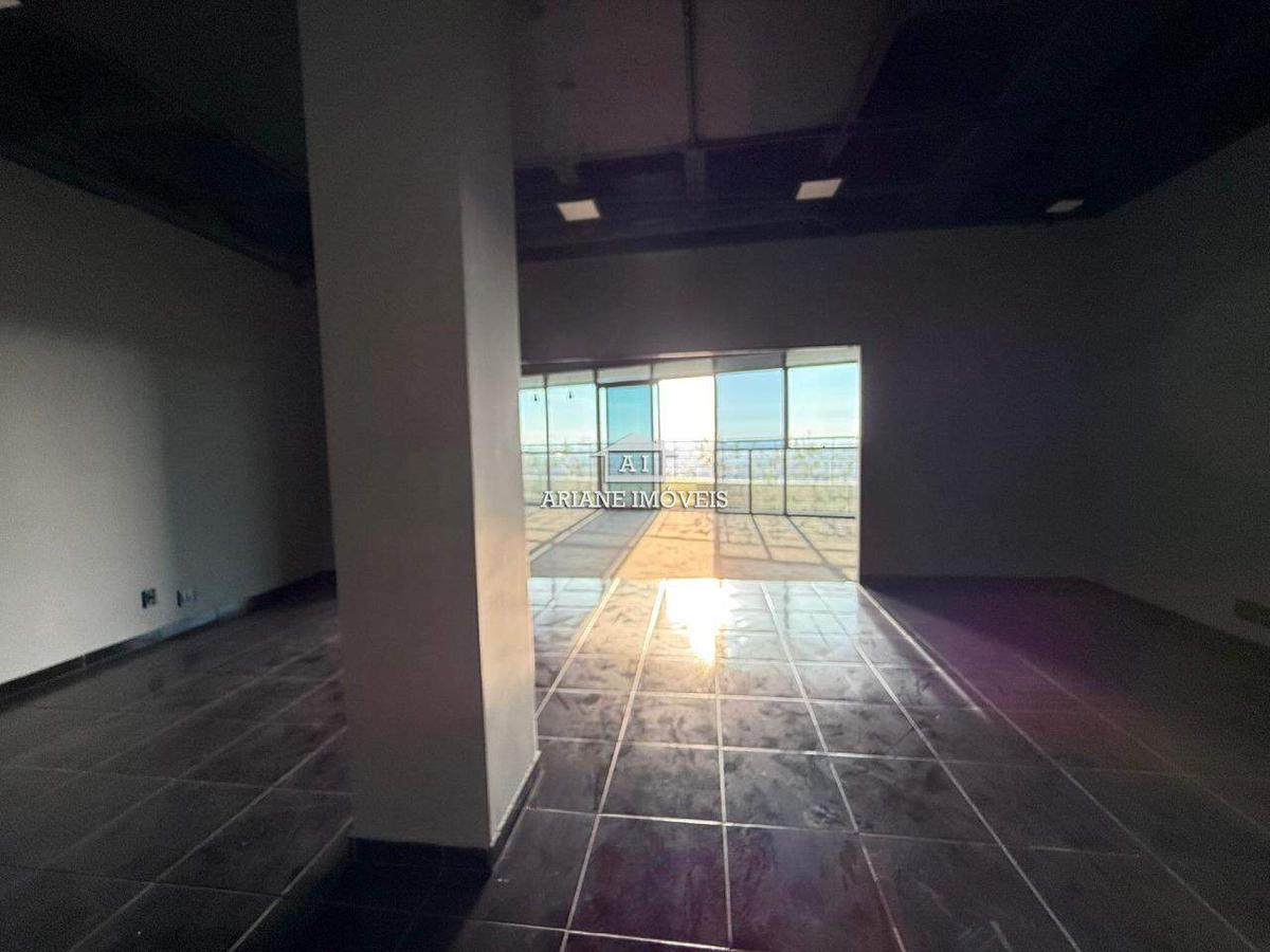 Sala, Estoril, 0 Quarto, 3 Vagas