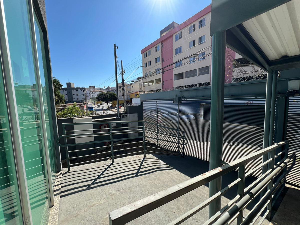 Andar, Estoril, 0 Quarto, 17 Vagas
