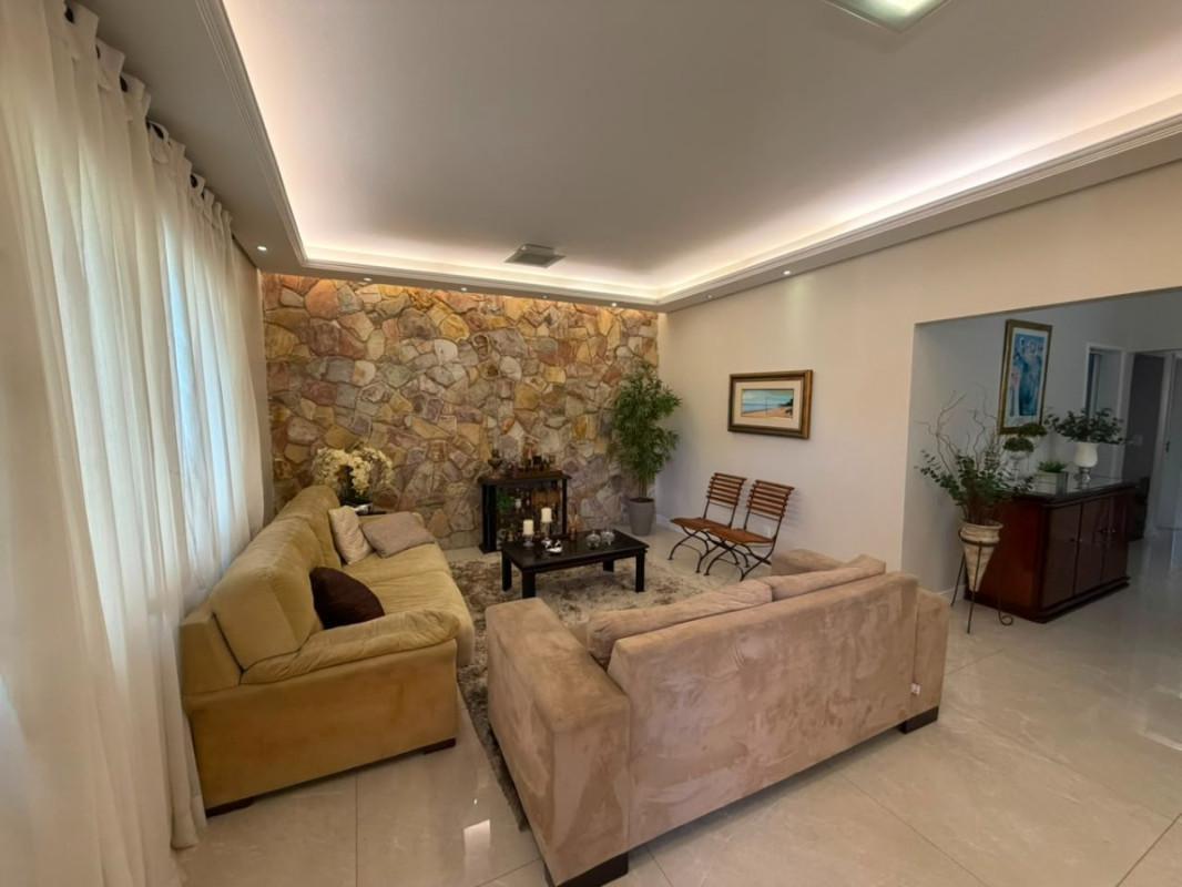 Casa, Planalto, 4 Quartos, 3 Vagas, 1 Suíte