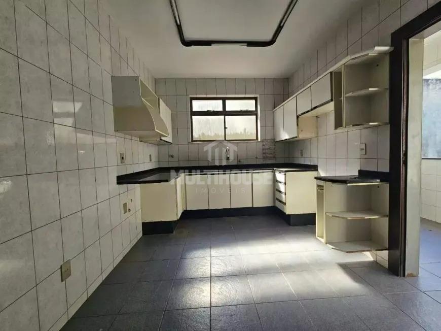 Casa, Itapoã, 5 Quartos, 4 Vagas, 1 Suíte