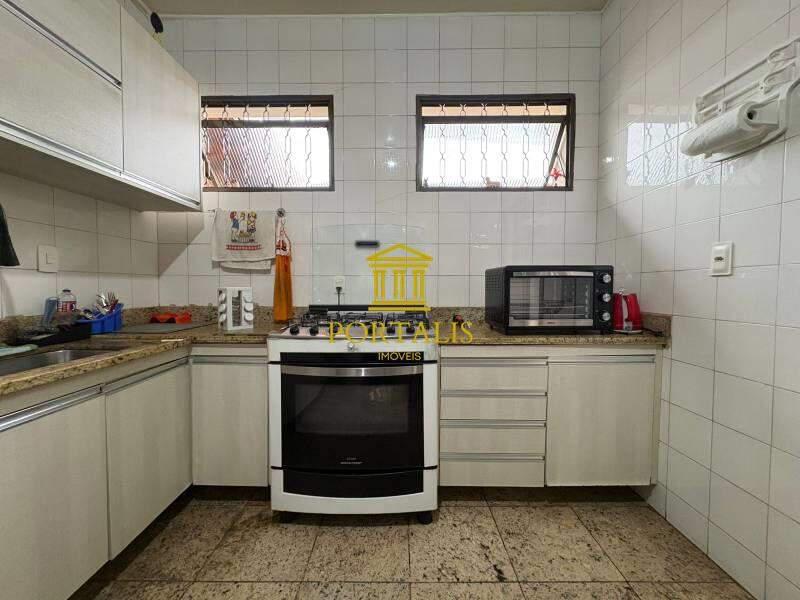 Casa, Dona Clara, 3 Quartos, 4 Vagas, 1 Suíte
