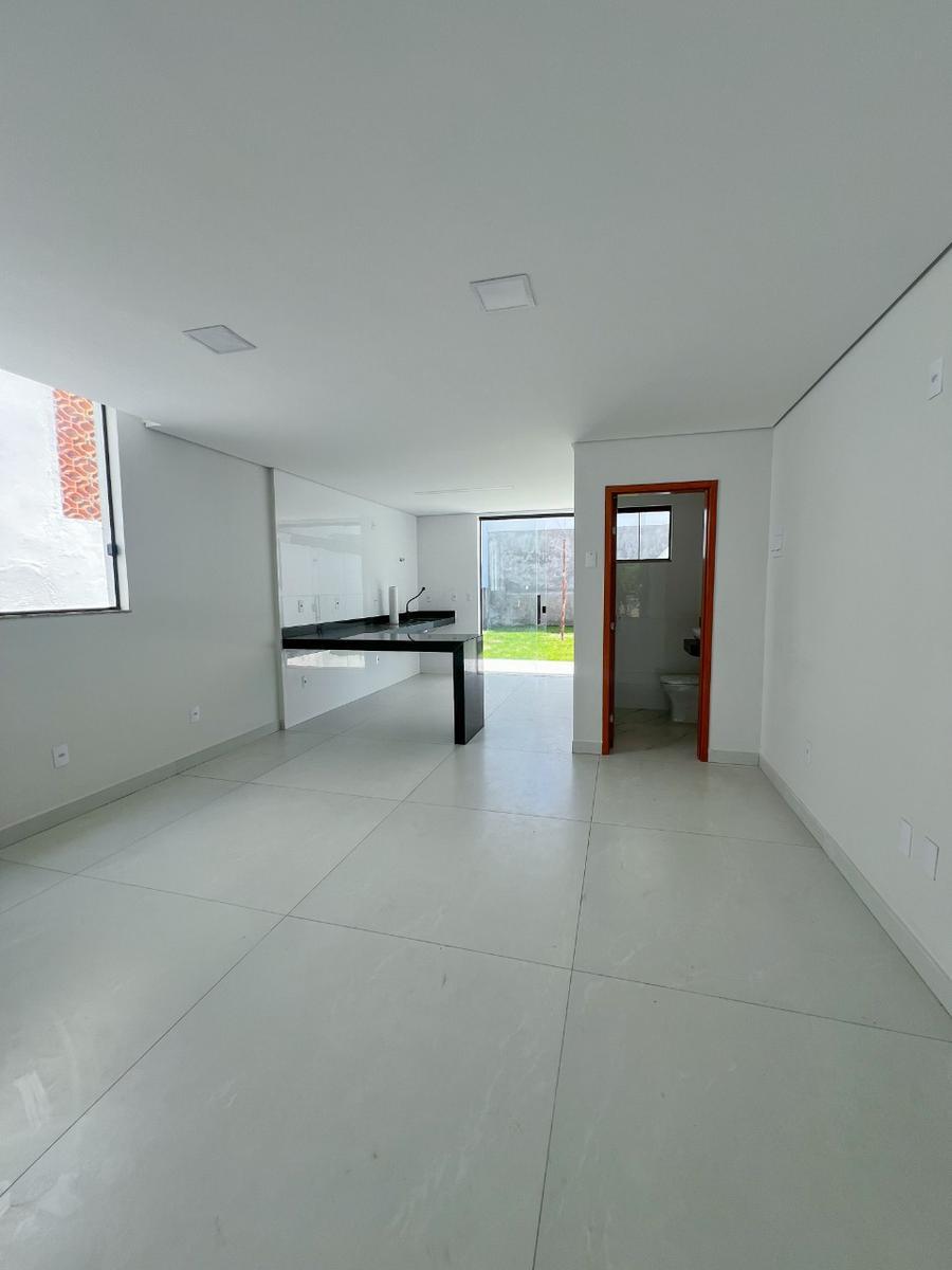 Casa, Planalto, 3 Quartos, 4 Vagas, 3 Suítes