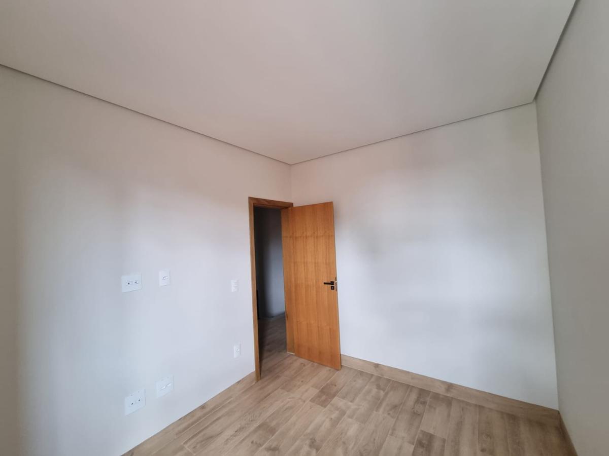 Casa, Jaraguá, 4 Quartos, 3 Vagas, 1 Suíte