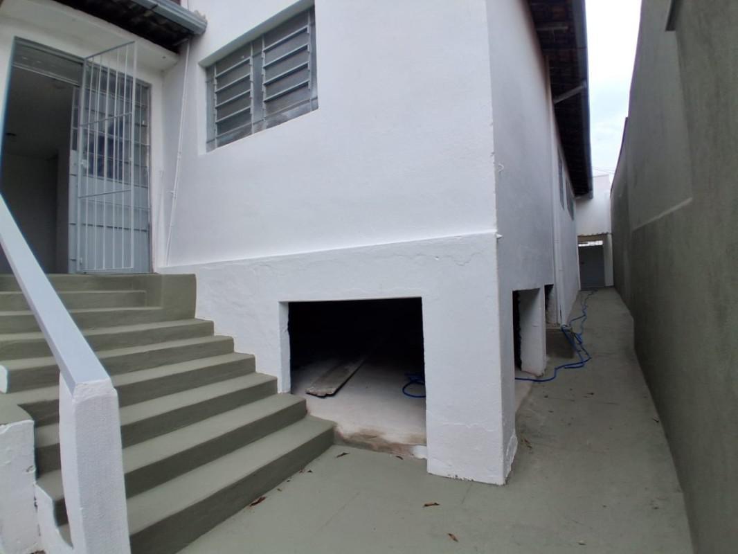 Casa, Cachoeirinha, 3 Quartos, 4 Vagas, 1 Suíte
