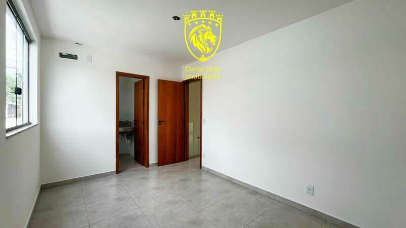 Casa, Candelária, 3 Quartos, 0 Vaga, 1 Suíte