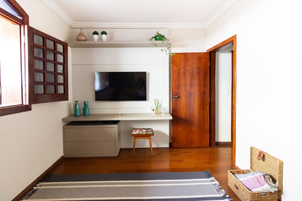 Casa, Sagrada Família, 4 Quartos, 6 Vagas, 1 Suíte