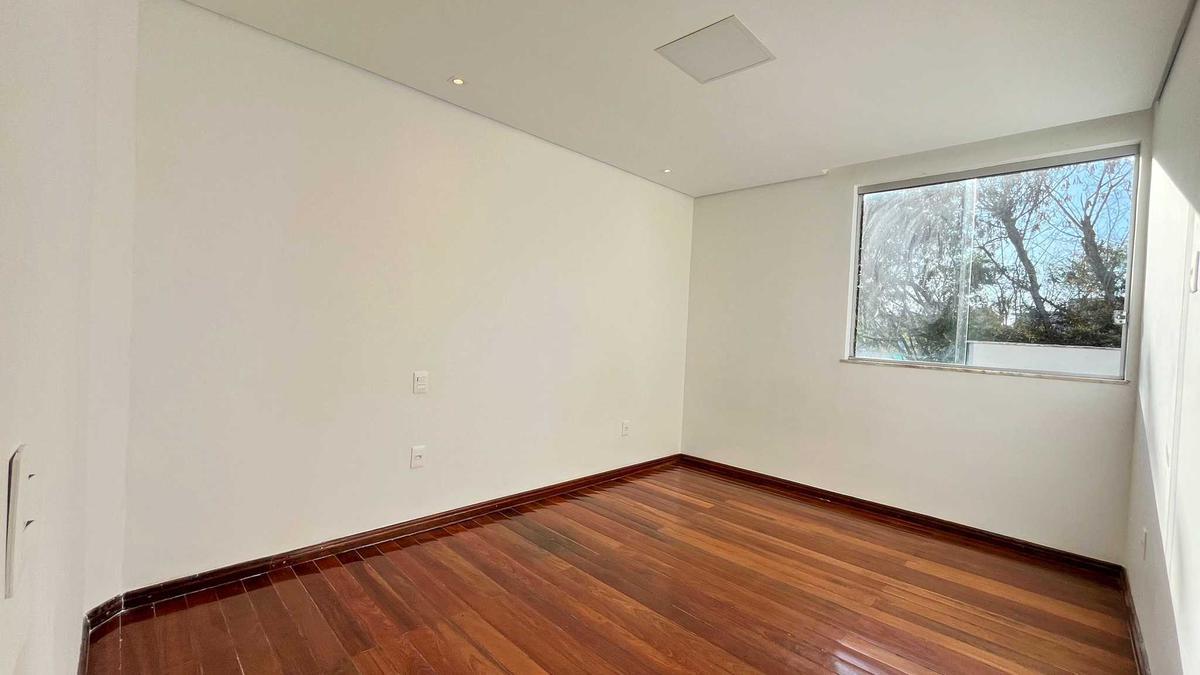 Casa, Estoril, 3 Quartos, 6 Vagas, 1 Suíte
