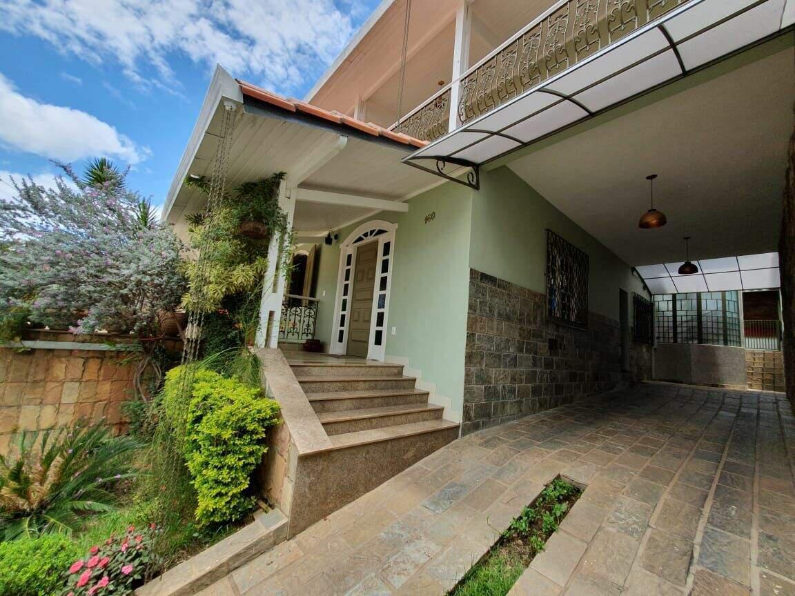Casa, Esplanada, 4 Quartos, 5 Vagas, 2 Suítes
