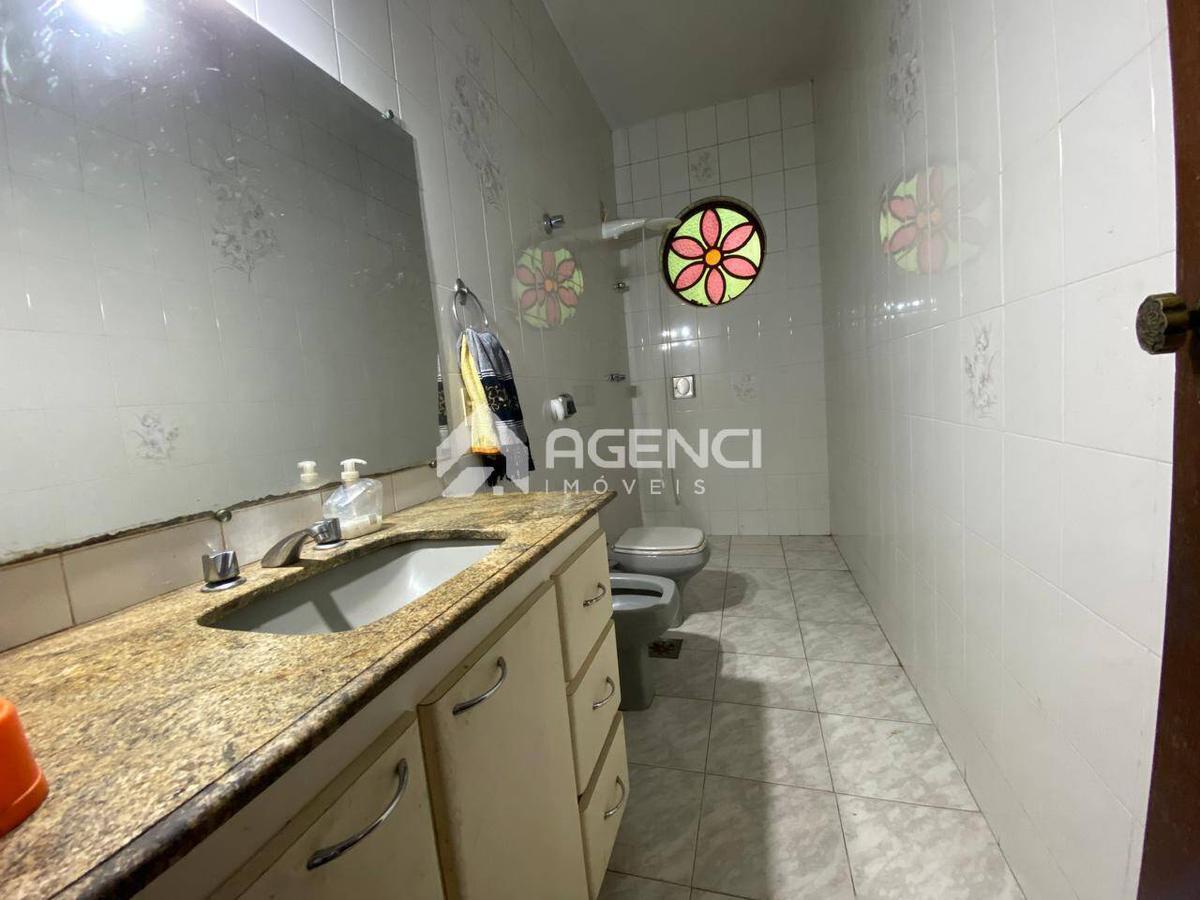 Casa, Camargos, 3 Quartos, 0 Vaga, 1 Suíte