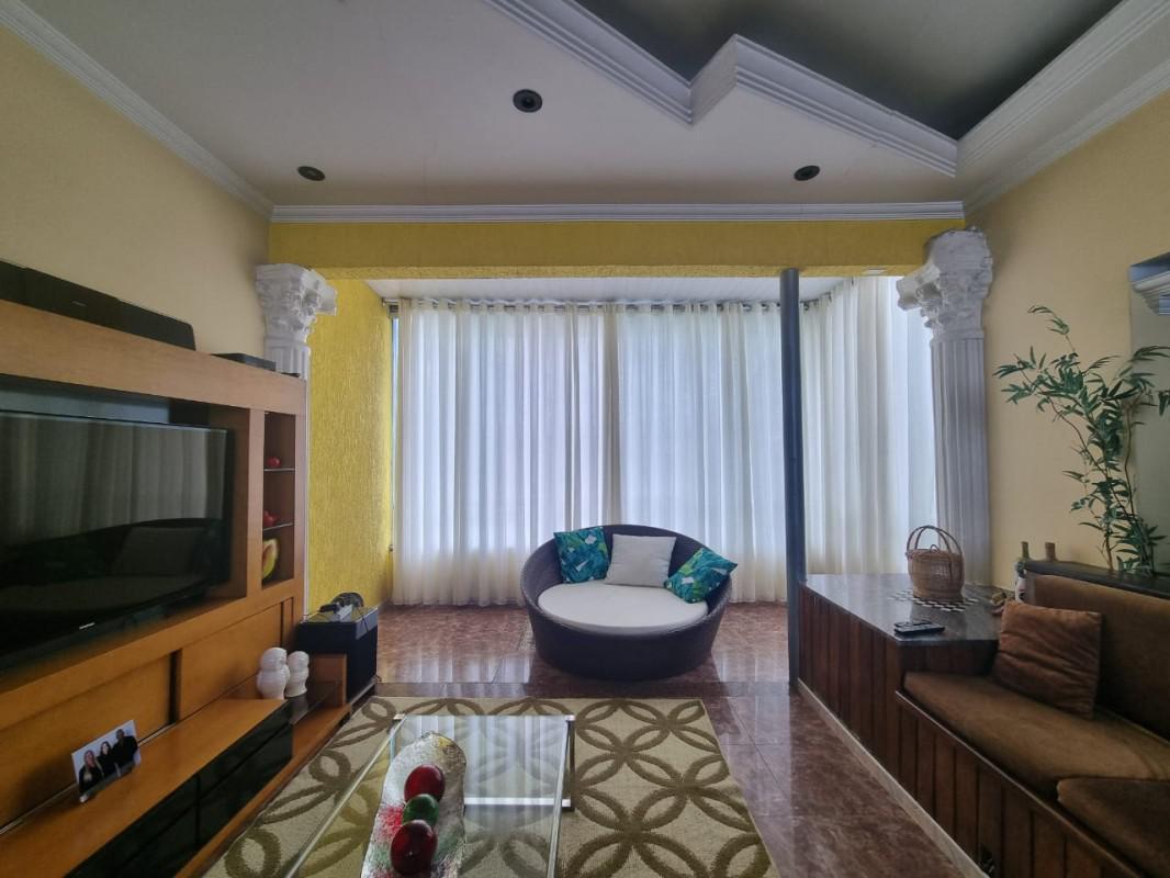 Casa, Jardim Riacho das Pedras, 4 Quartos, 8 Vagas, 2 Suítes