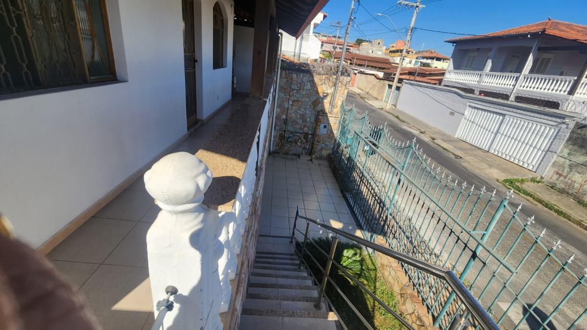 Casa, Jardim Pérola, 3 Quartos, 2 Vagas, 1 Suíte