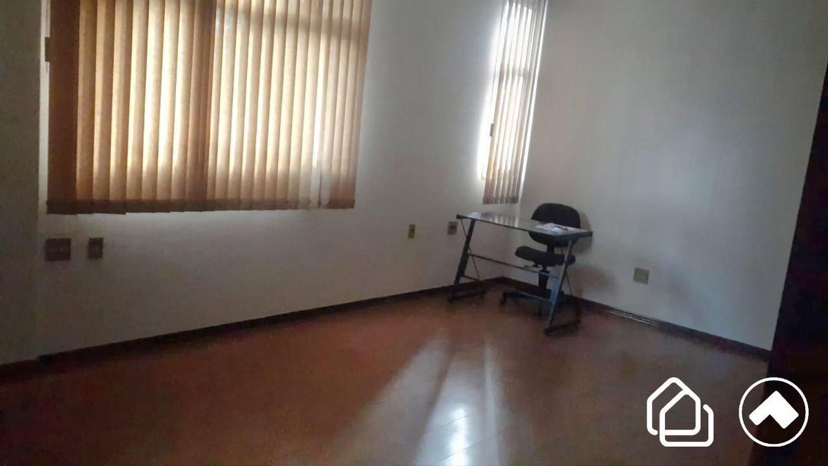 Sala, Funcionários