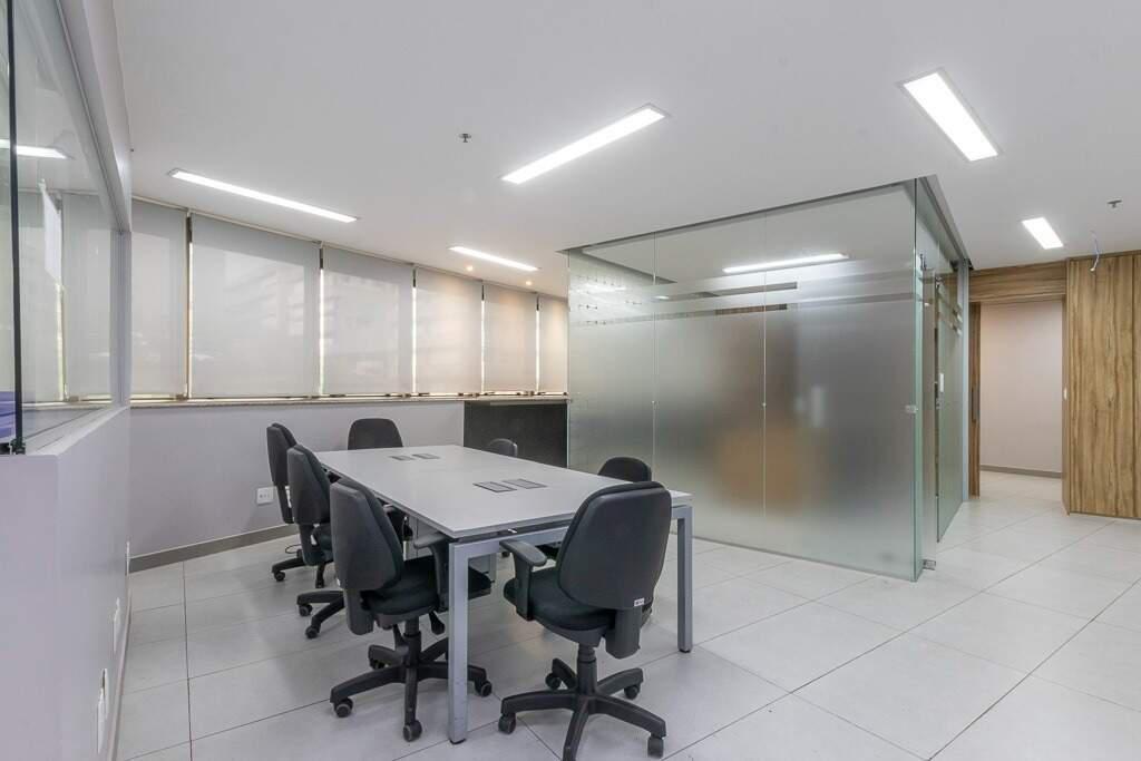 Sala, Vila da Serra, 0 Quarto, 7 Vagas