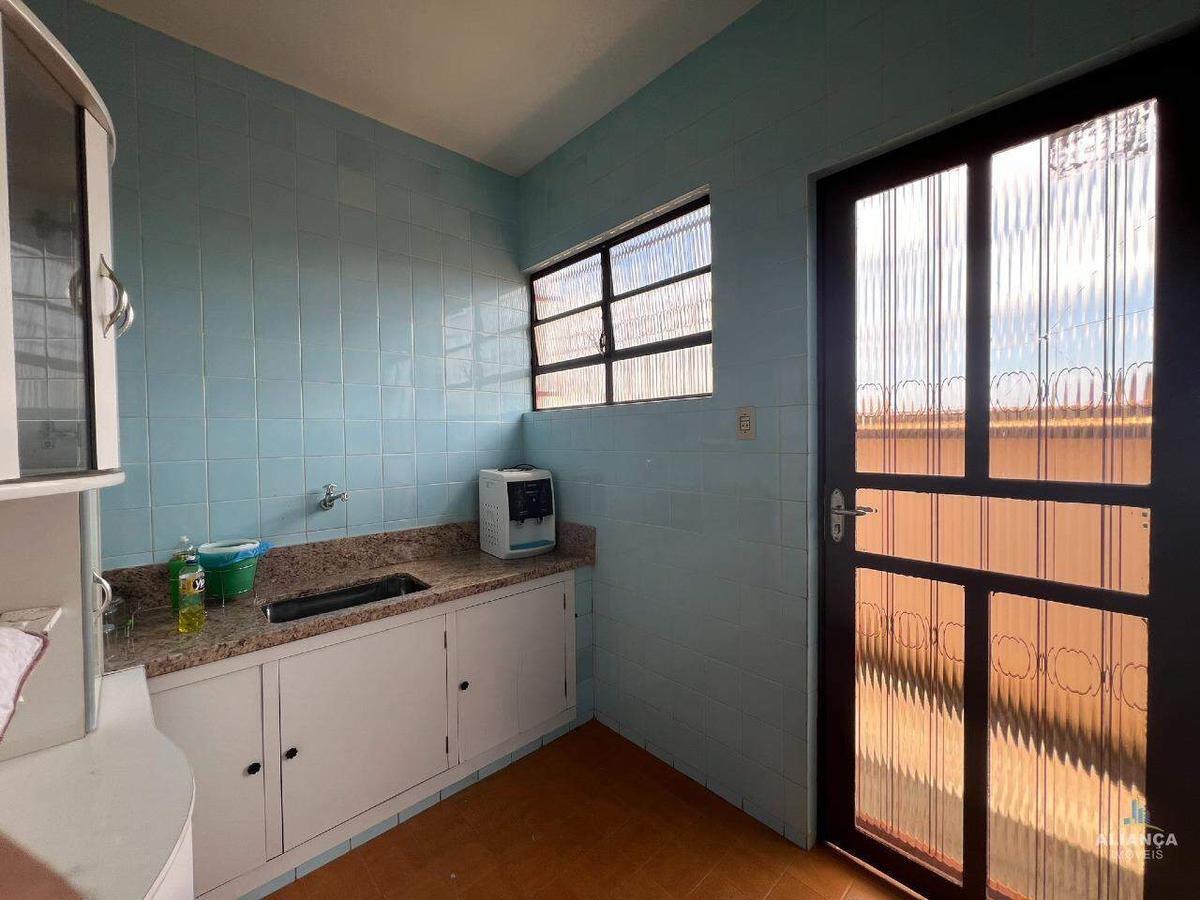 Casa, Centro, 3 Quartos, 4 Vagas, 2 Suítes