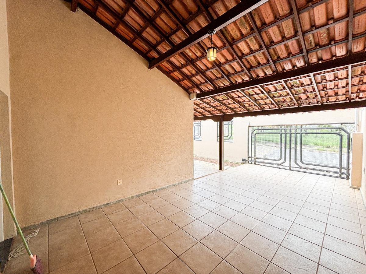 Casa, Três Barras, 5 Quartos, 2 Vagas, 1 Suíte