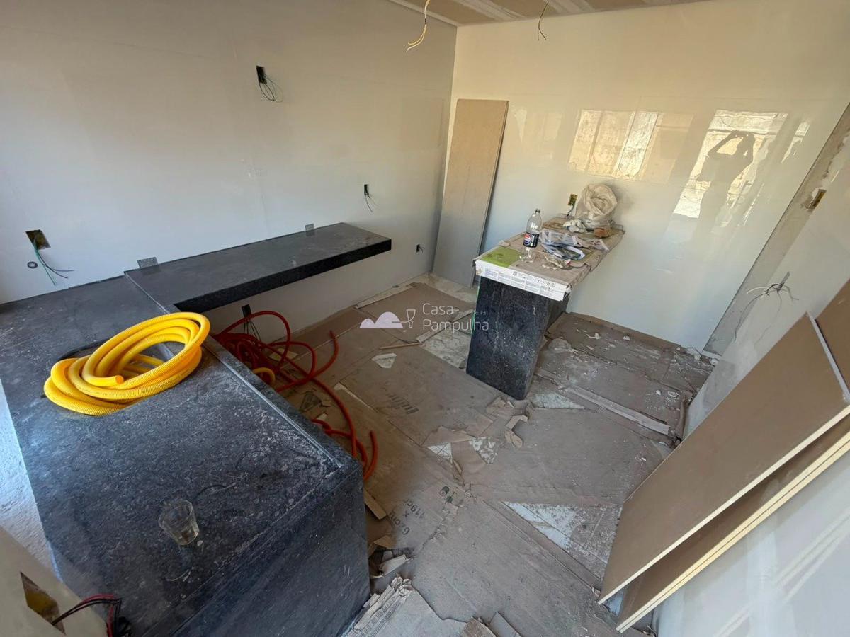 Casa, Planalto, 4 Quartos, 3 Vagas, 4 Suítes