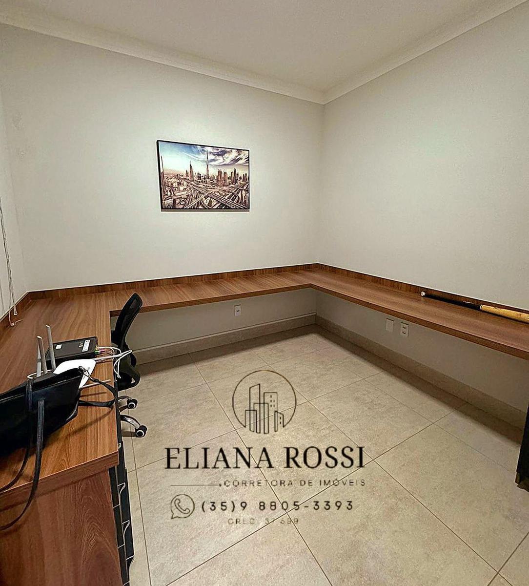 Casa, Centro, 3 Quartos, 2 Vagas, 1 Suíte