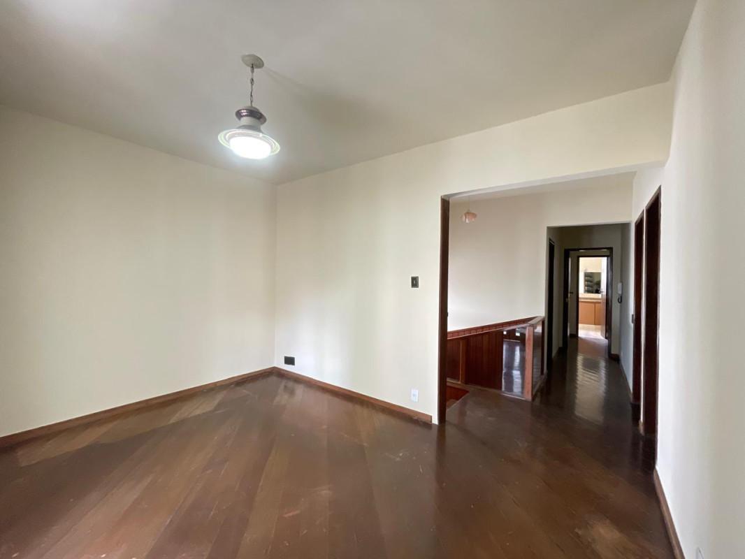 Casa, Sagrada Família, 4 Quartos, 6 Vagas, 1 Suíte