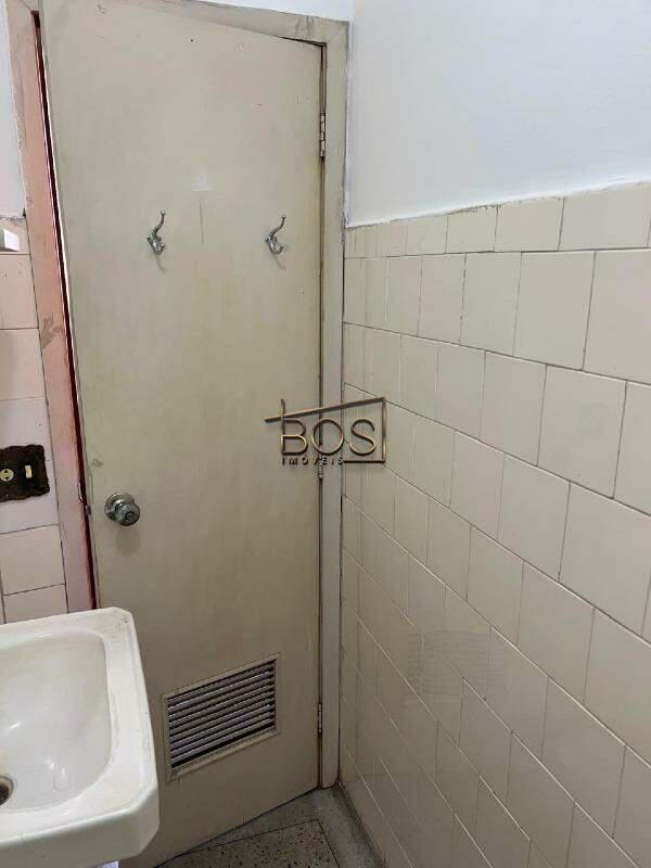 Sala, Centro, 2 Quartos, 0 Vaga