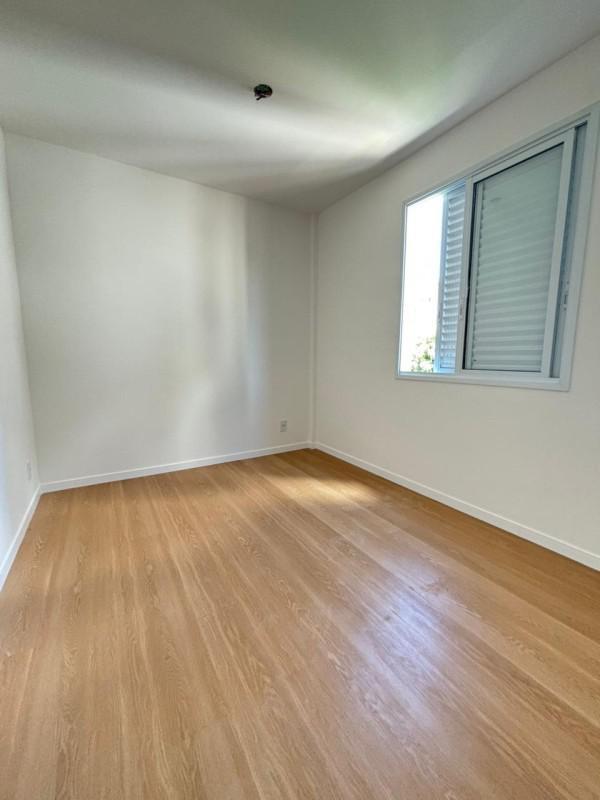 Apartamento, Sagrada Família, 2 Quartos, 2 Vagas, 1 Suíte