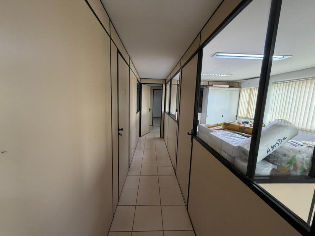 Galpão, Serrano, 0 Quarto, 10 Vagas