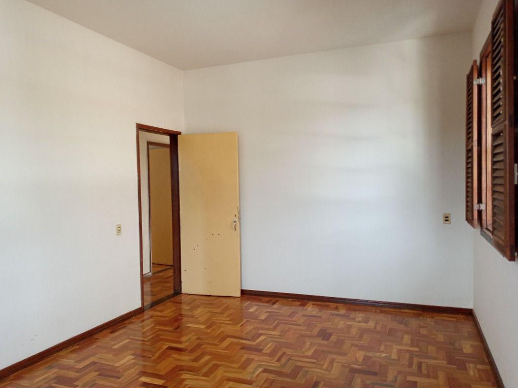 Casa, Centro, 3 Quartos, 2 Vagas