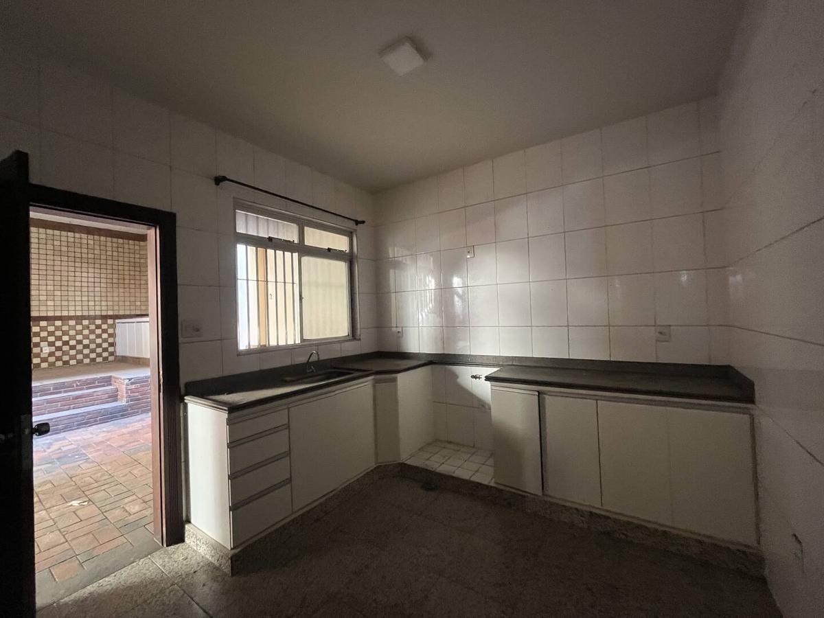 Casa, Professores, 5 Quartos, 2 Vagas, 2 Suítes