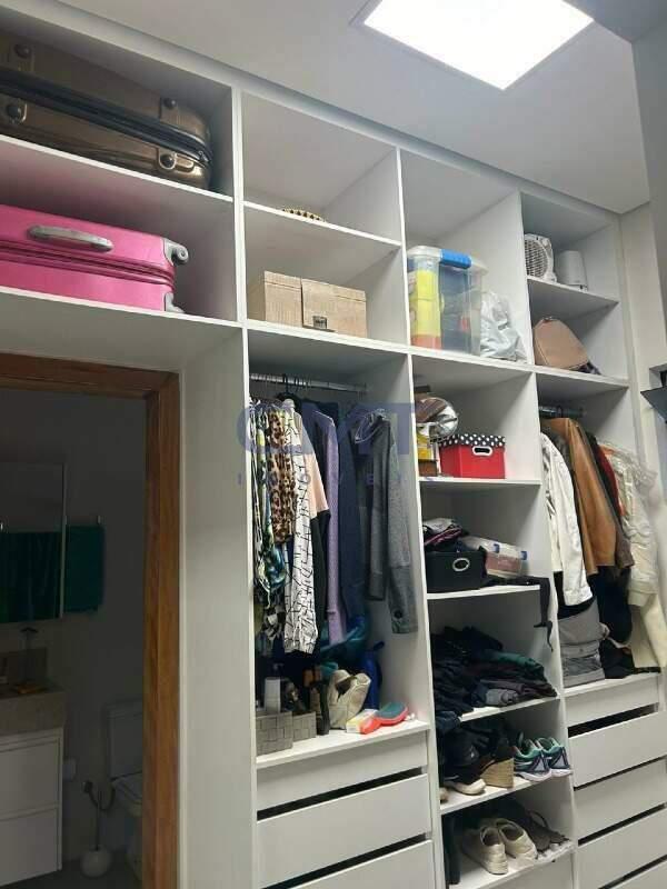Casa, Macacos, 4 Quartos, 6 Vagas, 1 Suíte