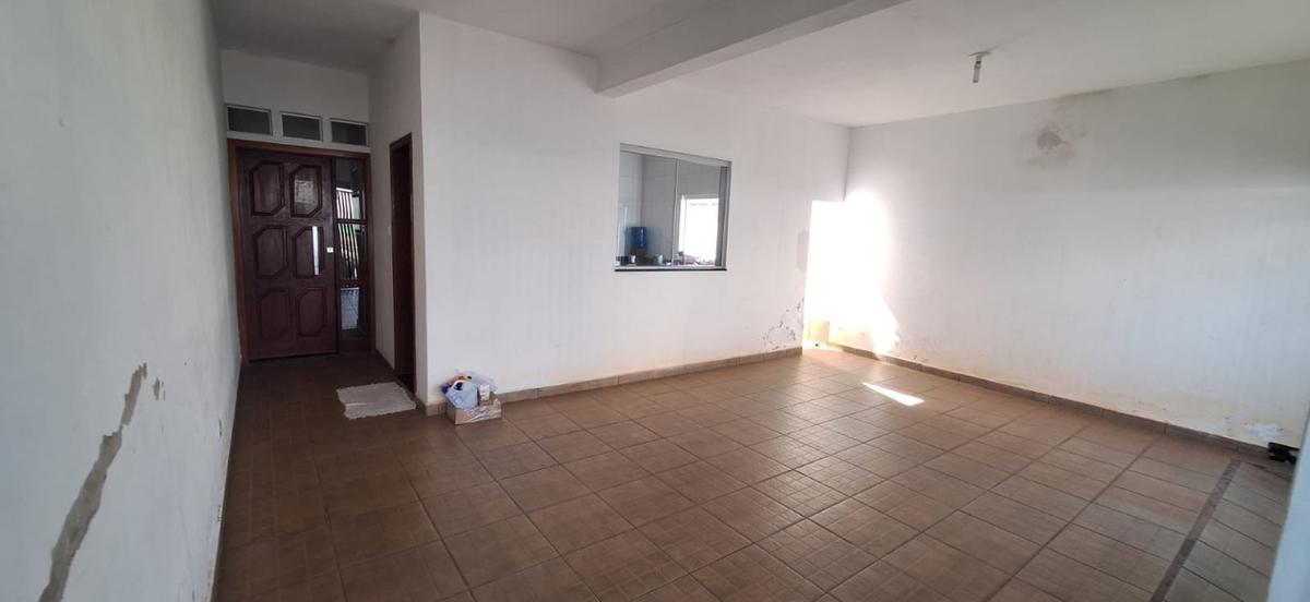 Casa, Centro, 3 Quartos, 2 Vagas, 1 Suíte