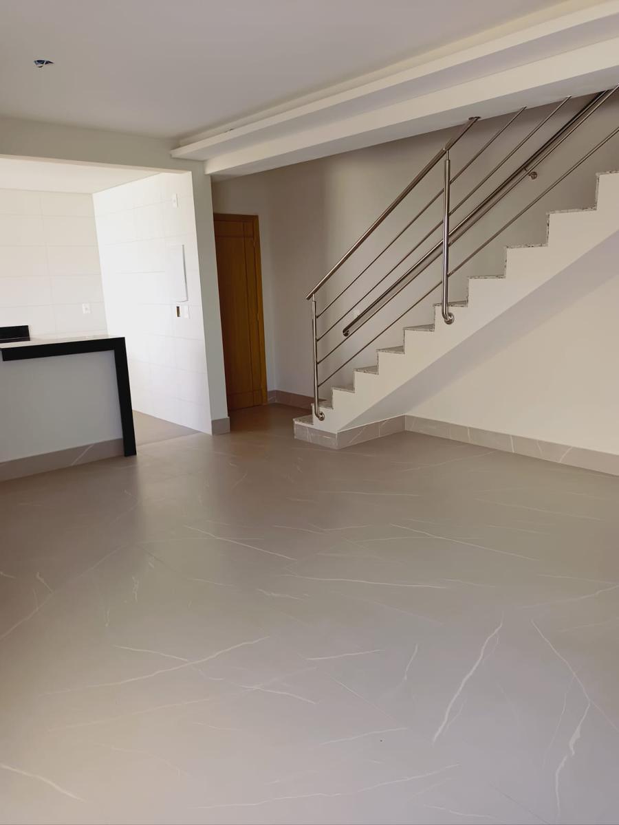 Cobertura, Fonte Grande, 3 Quartos, 2 Vagas, 1 Suíte