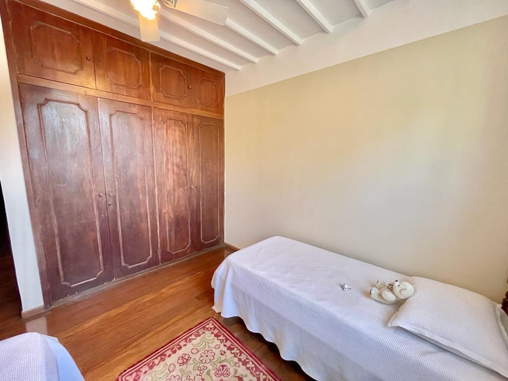 Casa, Itapoã, 4 Quartos, 6 Vagas, 1 Suíte