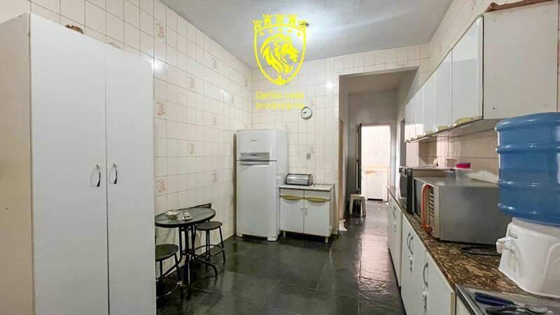 Casa, Santa Terezinha, 4 Quartos, 5 Vagas, 1 Suíte