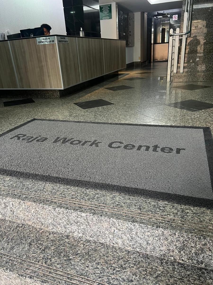 Sala, Santa Lúcia, 1 Vaga