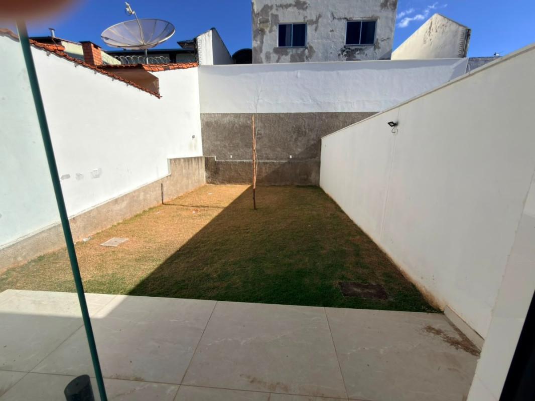 Casa, Planalto, 3 Quartos, 4 Vagas, 2 Suítes