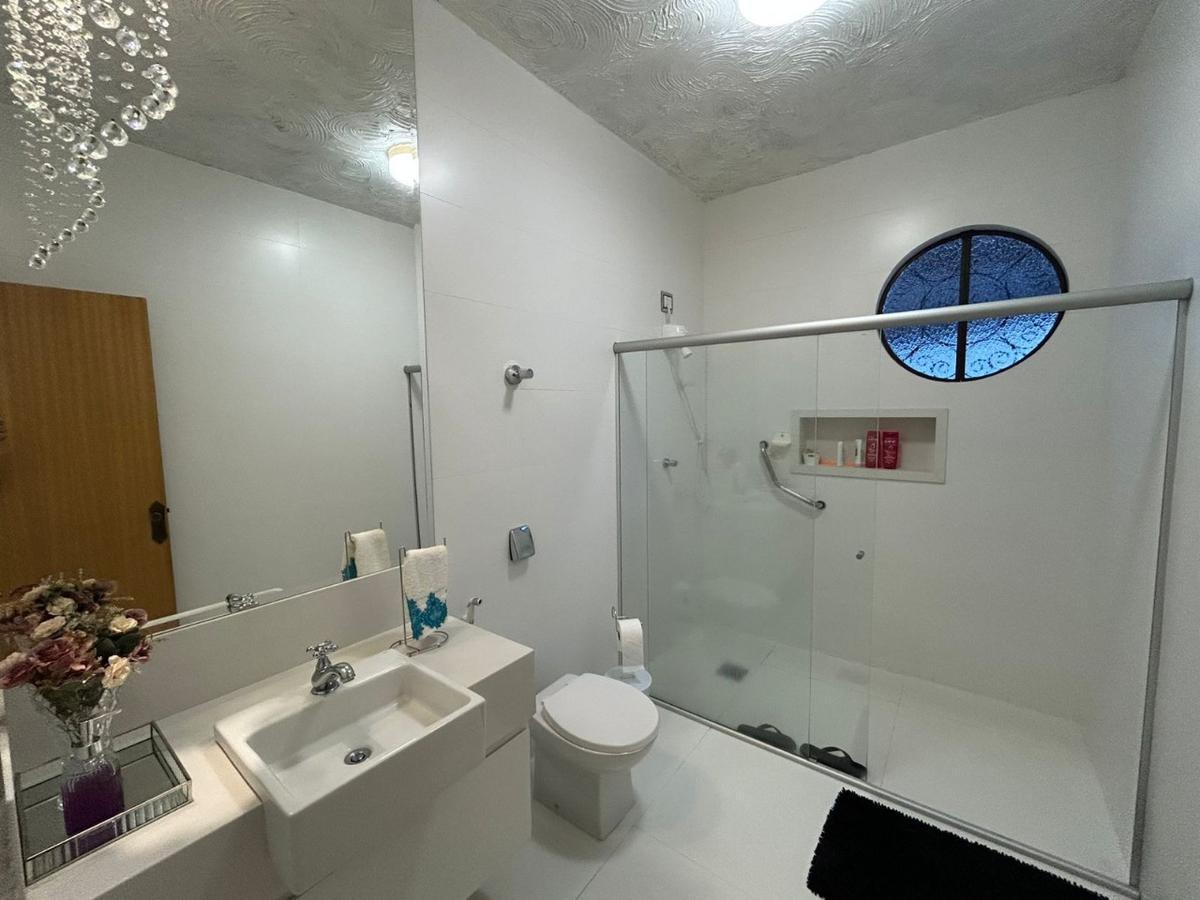 Casa, Santa Cruz Industrial, 3 Quartos, 5 Vagas, 1 Suíte