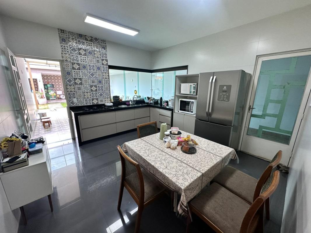 Casa, Parque Xangri-lá, 4 Quartos, 4 Vagas, 1 Suíte