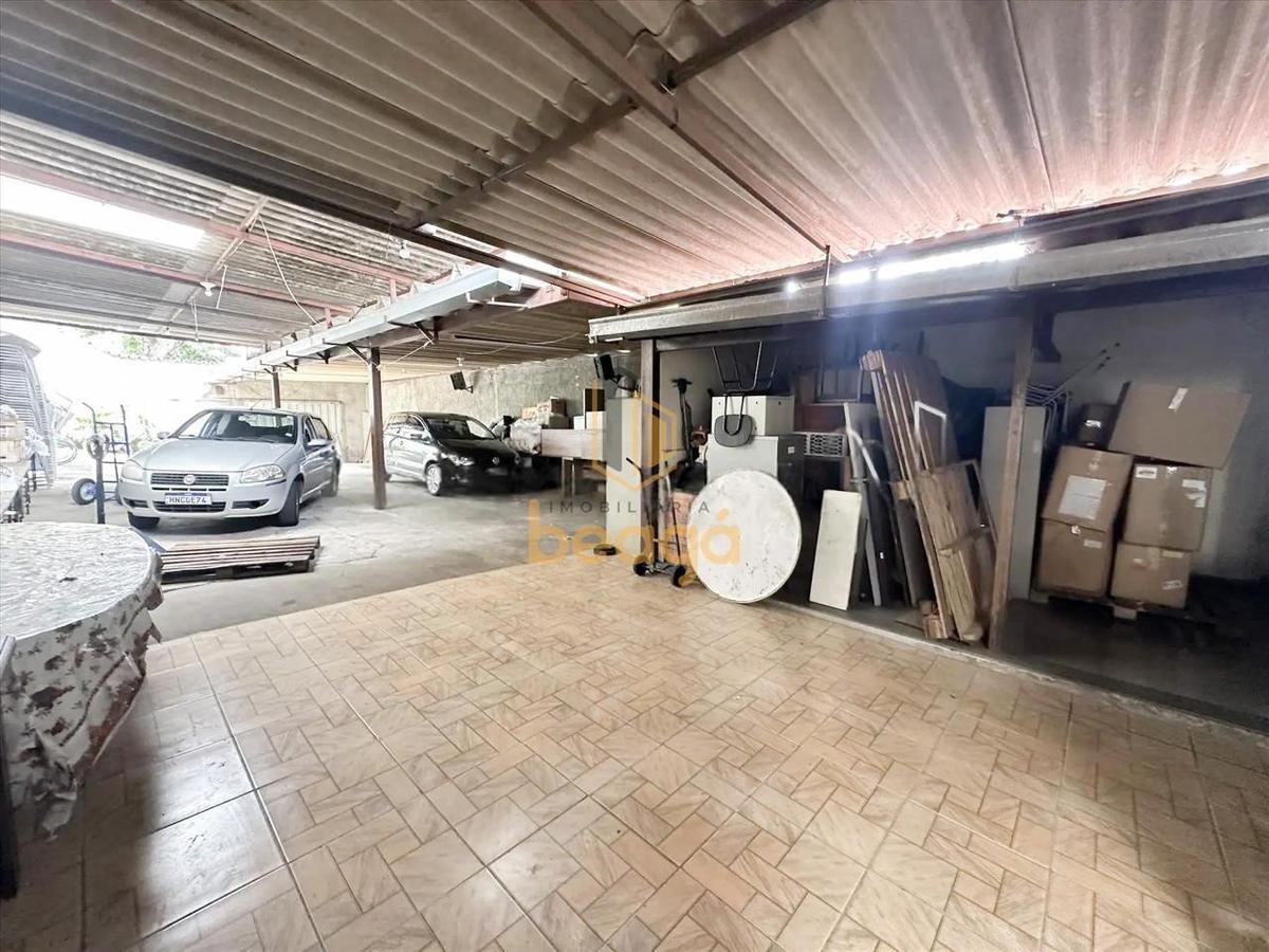 Casa, Califórnia, 4 Quartos, 8 Vagas, 1 Suíte