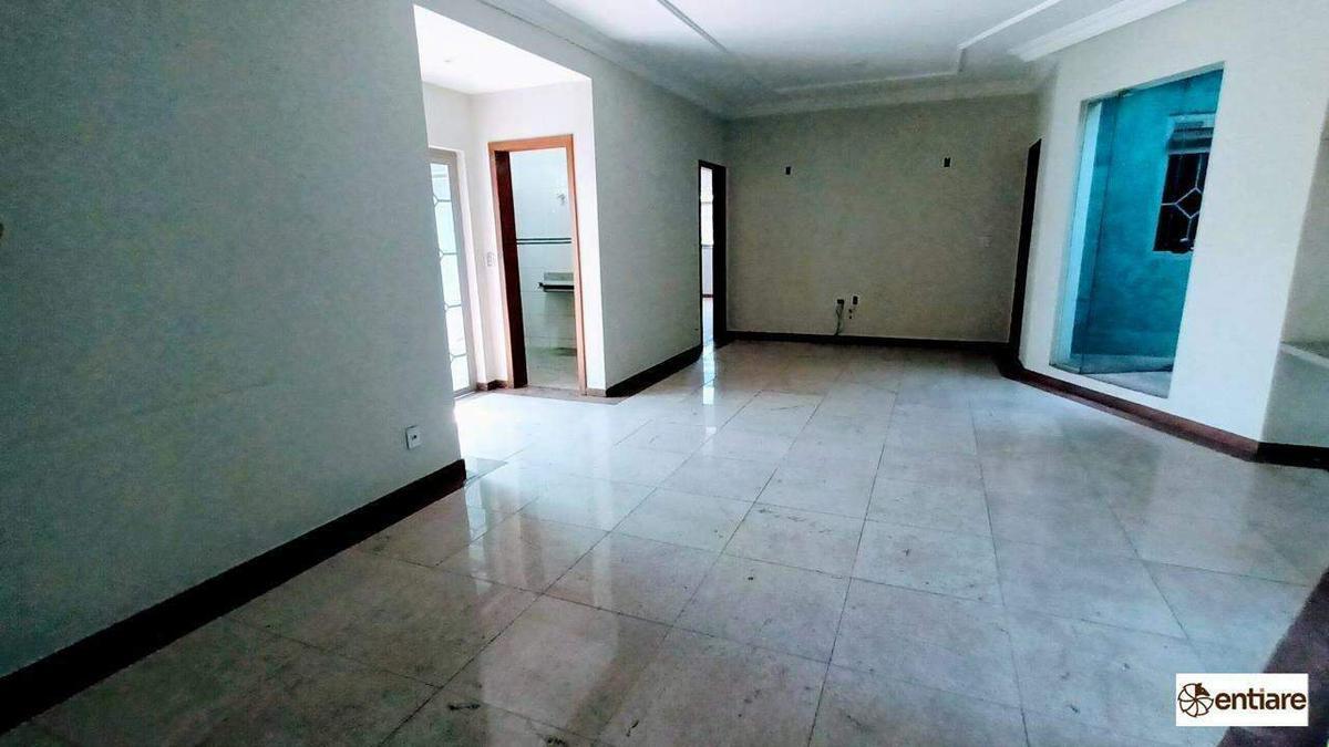 Casa Comercial, Venda Nova, 7 Quartos, 0 Vaga, 1 Suíte