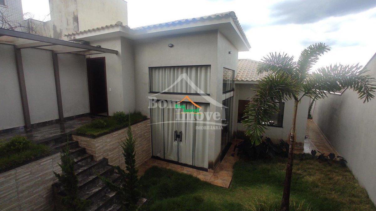 Casa, Centro, 2 Quartos, 2 Vagas, 1 Suíte