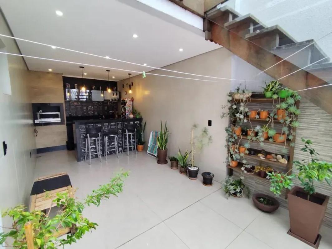 Casa, Trevo, 3 Quartos, 2 Vagas, 1 Suíte