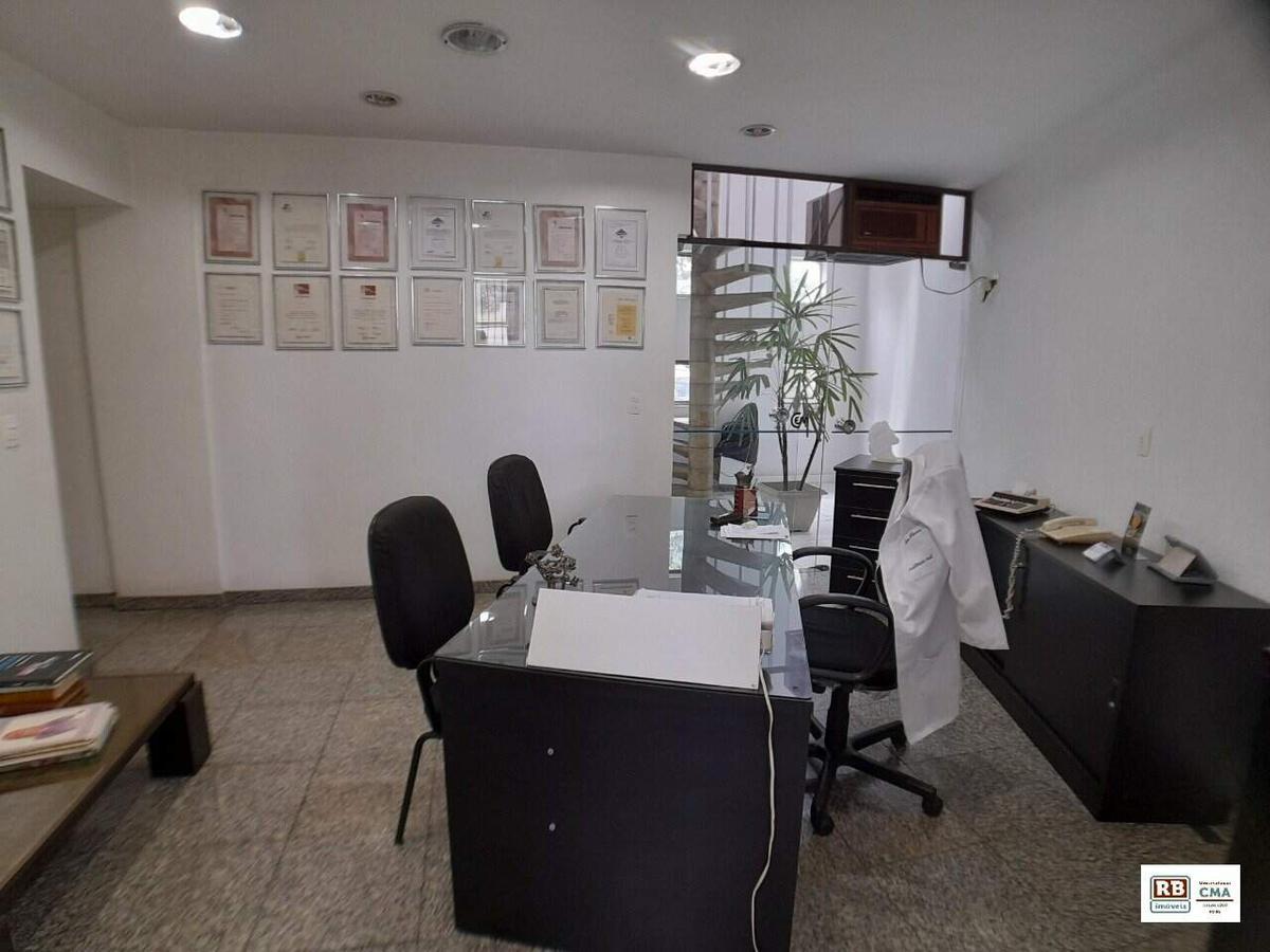 Prédio, Funcionários, 0 Quarto, 4 Vagas