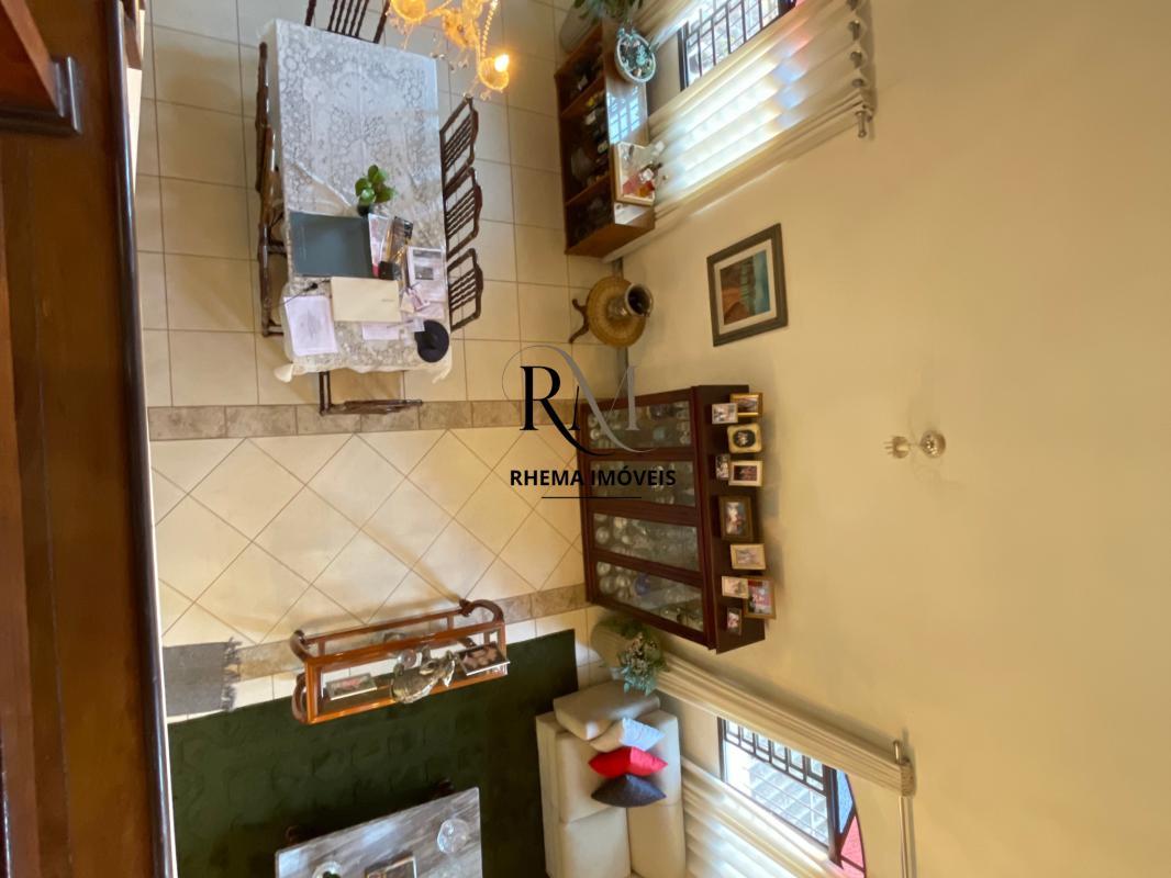 Casa, Planalto, 5 Quartos, 4 Vagas, 2 Suítes